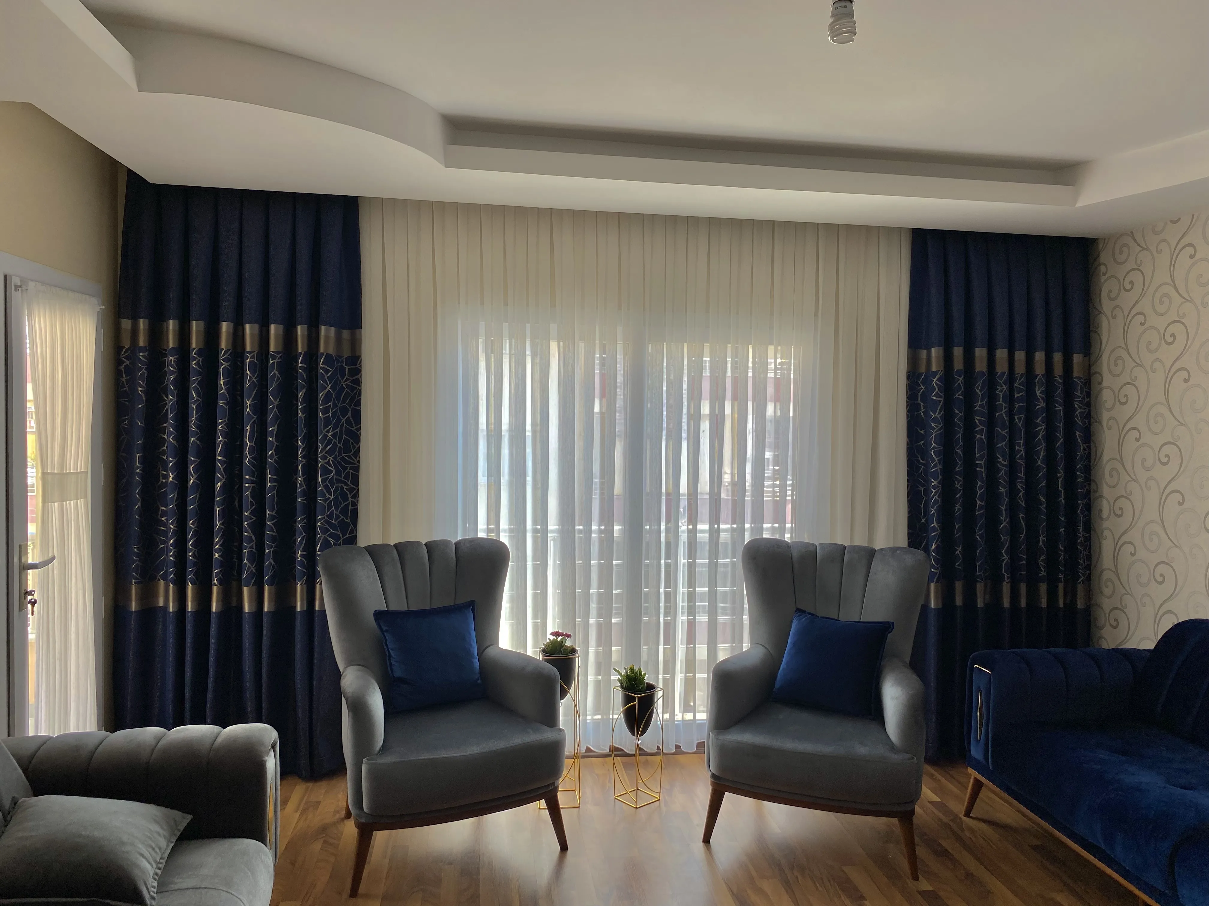 Pano desenli fon ve düz bambu tülümüz.